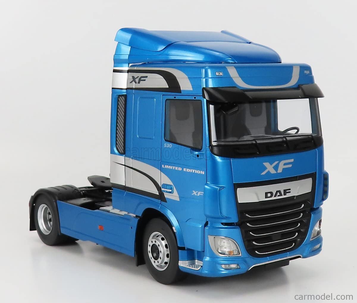 Amazon | Ixo Premium ClassiXXs 1/18 DAF XF Space Cab 2018 ブルー